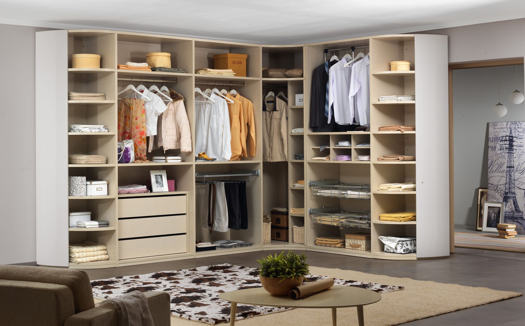 Как правильно выбрать угловой шкаф в комнату