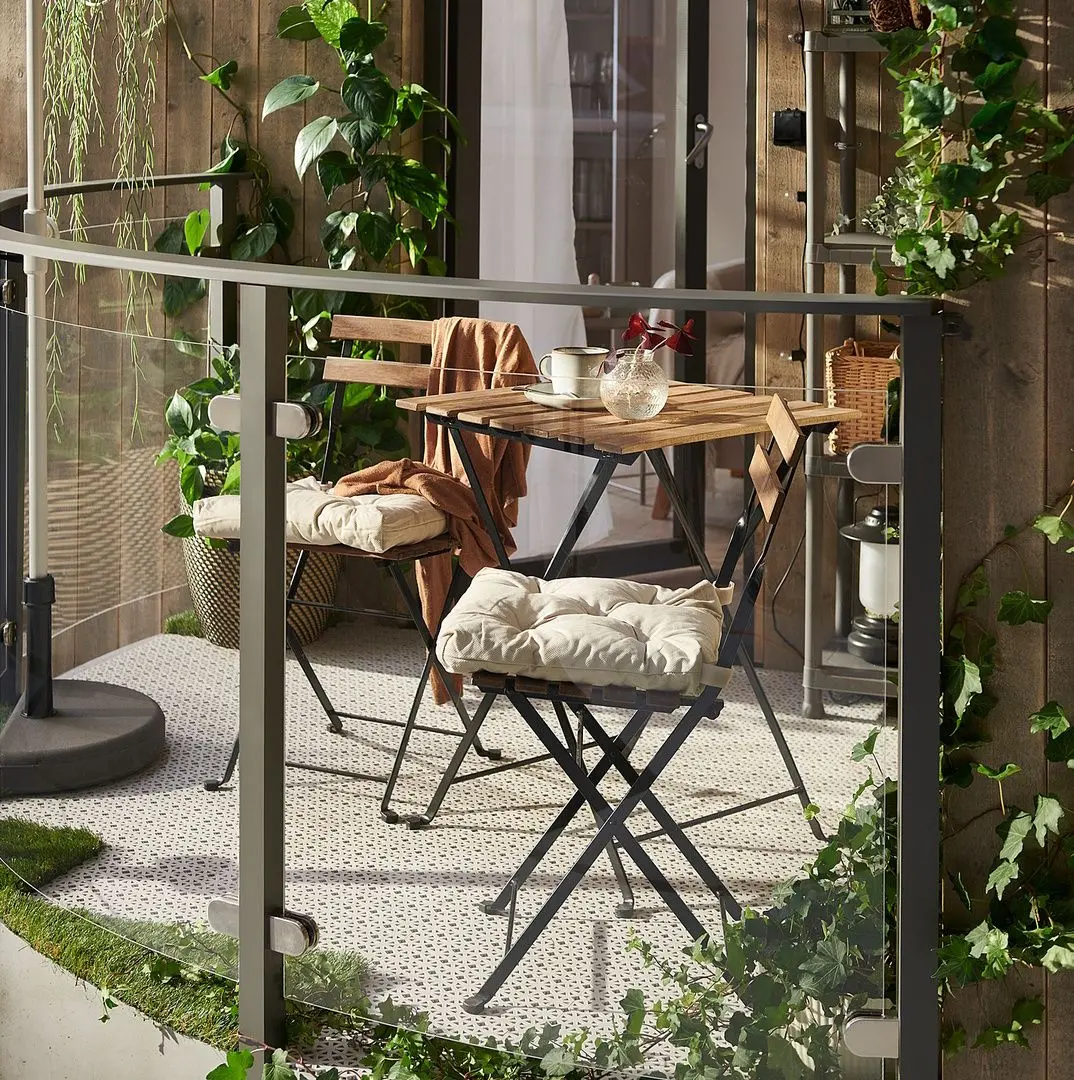 Set mobilier de gradina Ikea Tarno masă+2 scaune (Negru/Maro Deschis Vopsit)