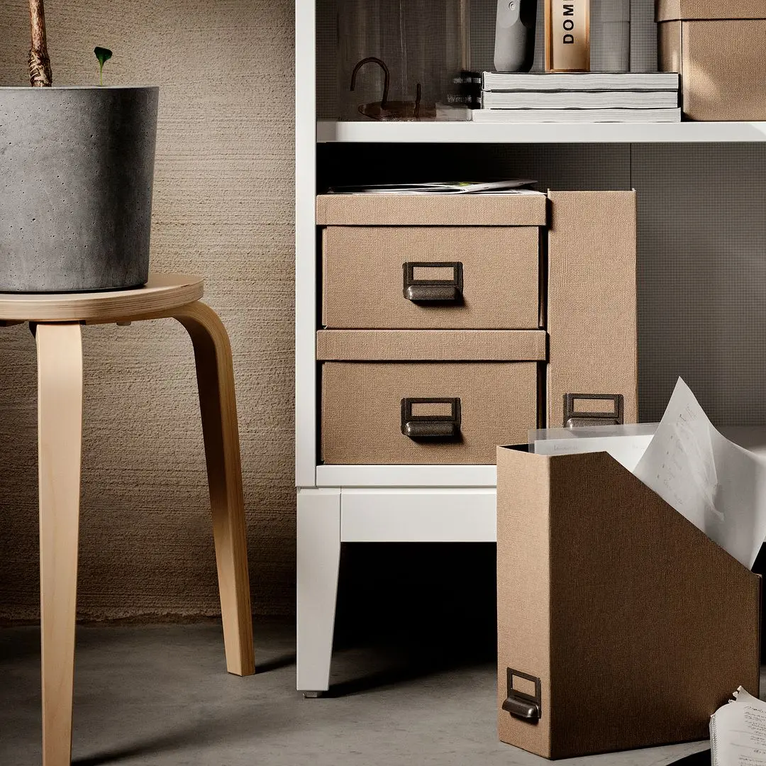 Biblioteca Ikea Idanas usi sticla 244x39x211 (Alb)