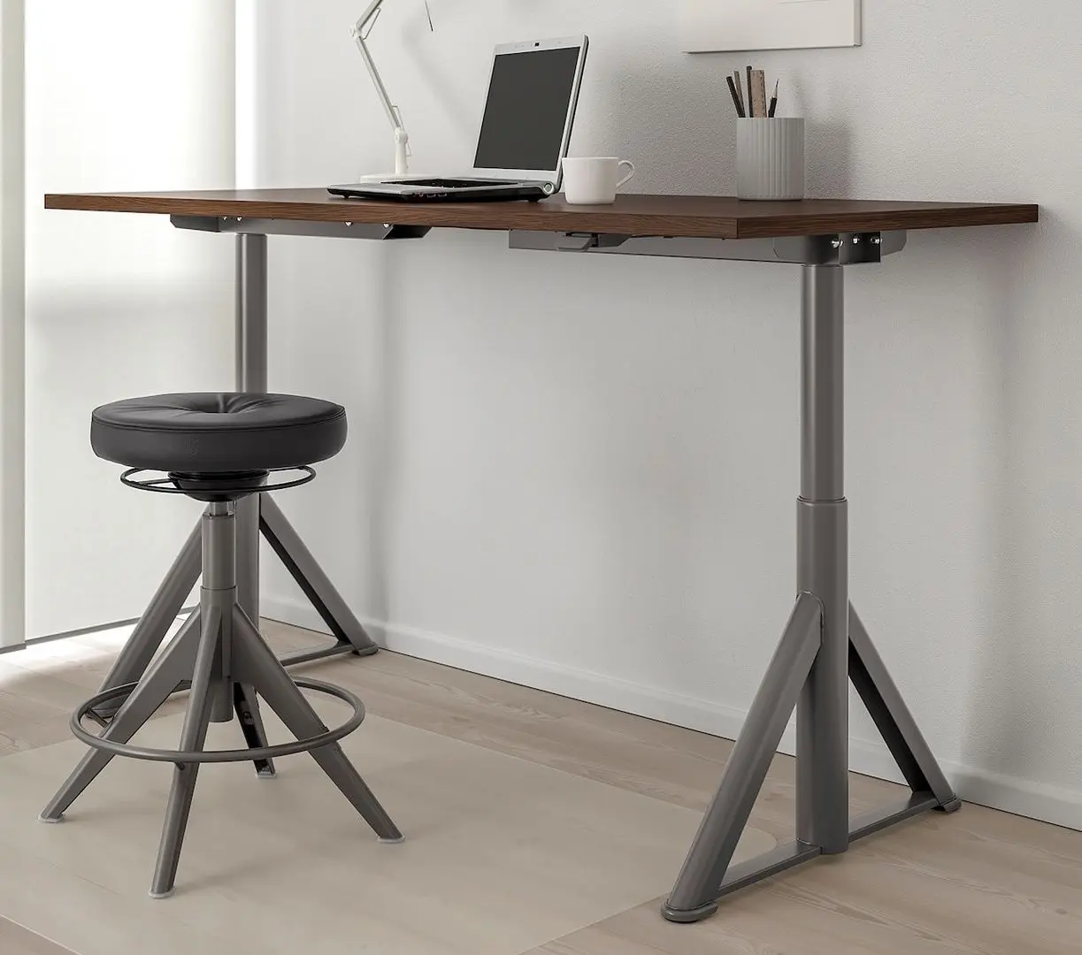 Письменный стол Ikea Idasen регулируемая высота 160x80 (Коричневый/Темно-серый)