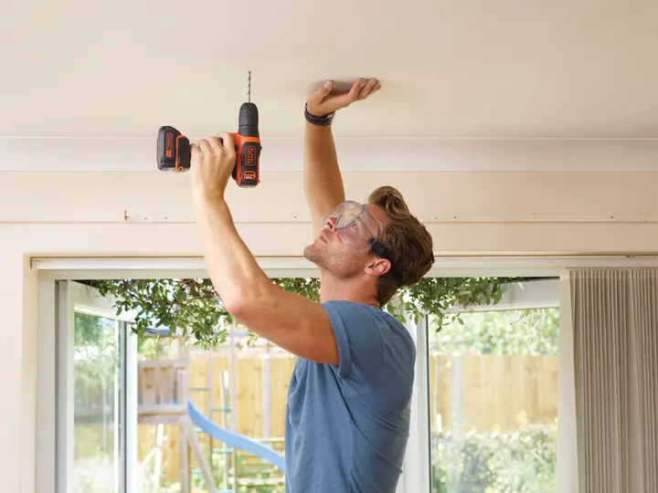 Masina de gaurit si insurubat Black&Decker BDCD12