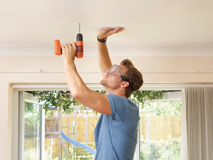 Masina de aguirit si insurubat Black&Decker BDCD8