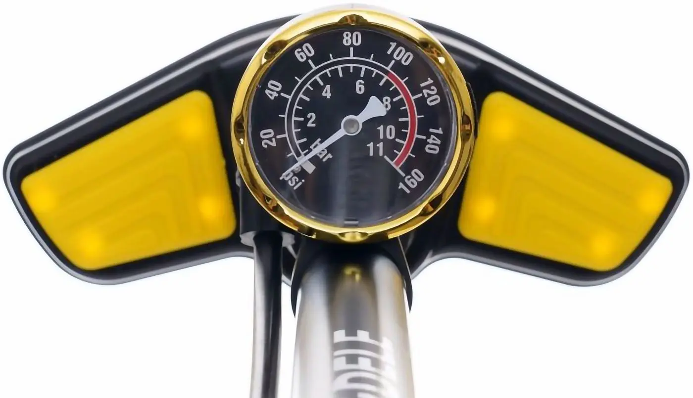 Насос с манометром Kraft&Dele Professional KD11825