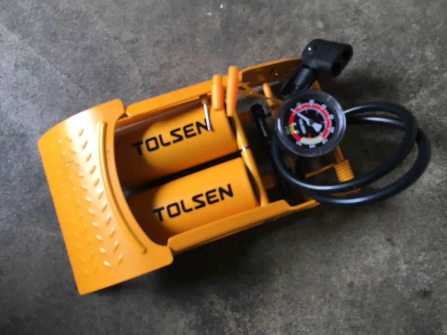 Popma de picior cu manometru Tolsen 65510