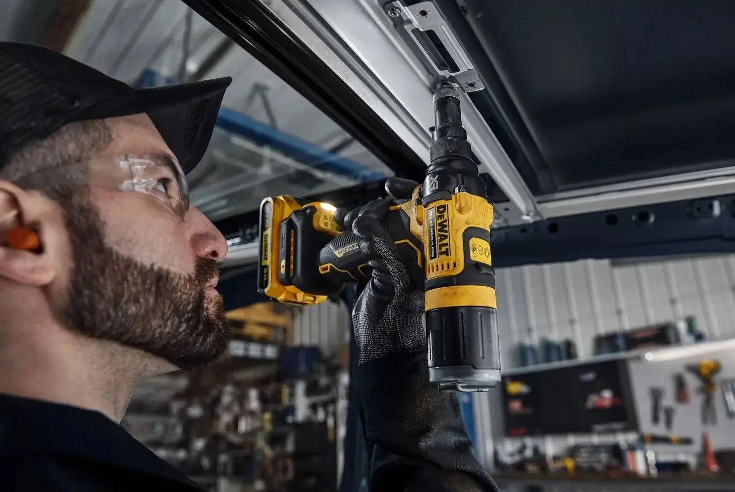 Pistol pentru nituit cu acumulator DeWALT DCF403D2GT Set - 3