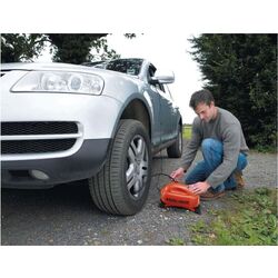 Компрессор Black&Decker ASI200-XJ Thumb