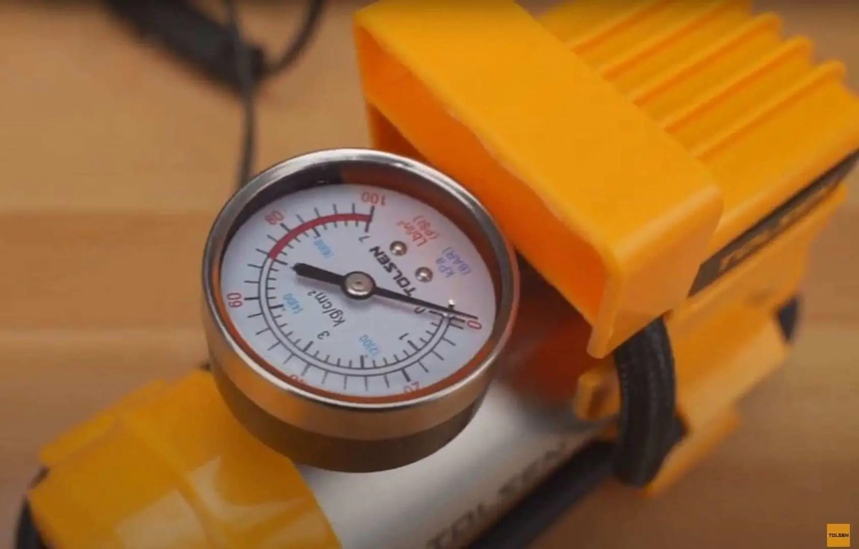 Compresor Tolsen 65515 (Yellow/Silver)