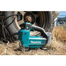 Pompa cu acumulator Makita DMP181Z Thumb