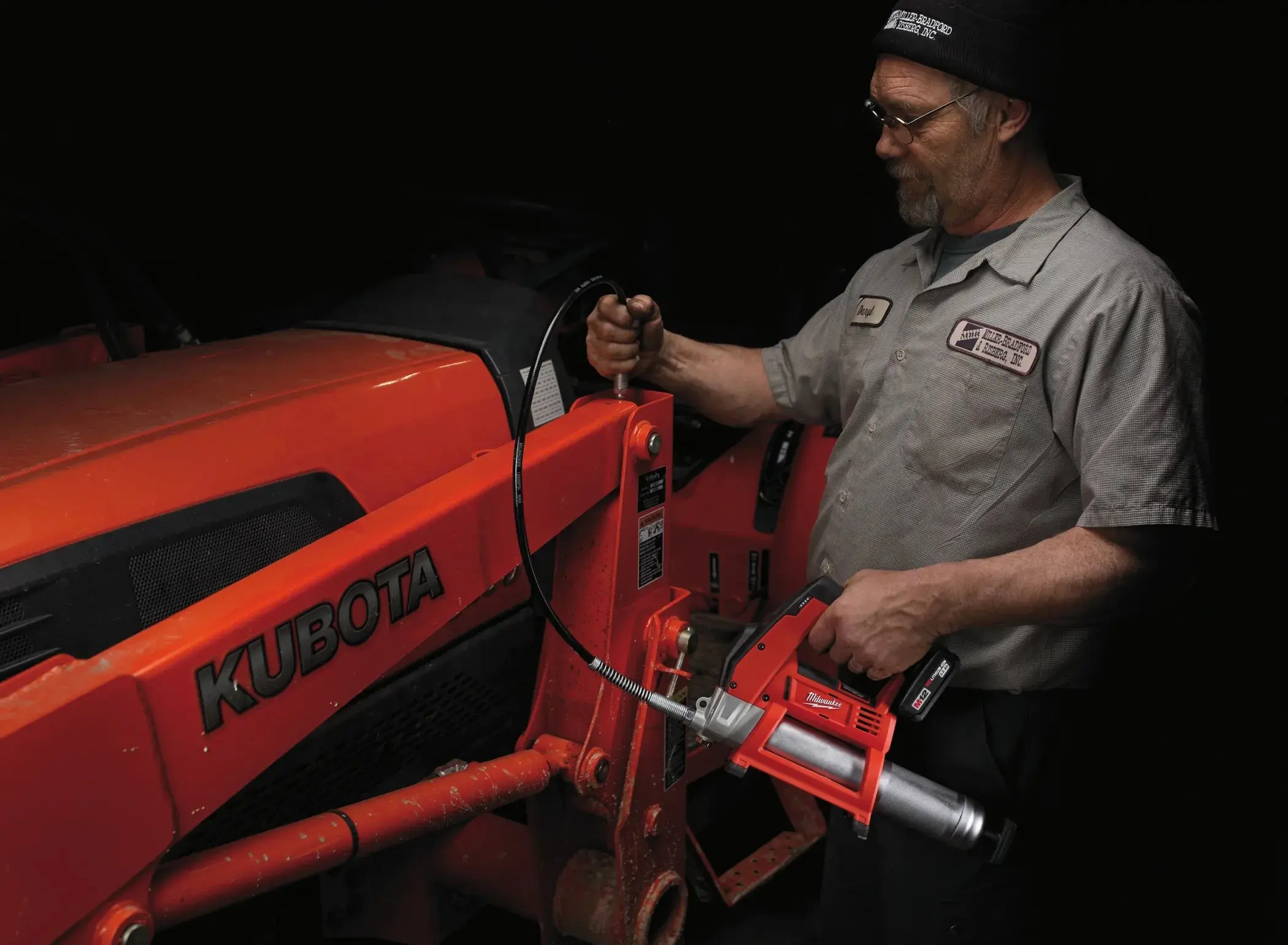 Аккумуляторный смазочный пистолет Milwaukee М12 GG-0 (4933440435)