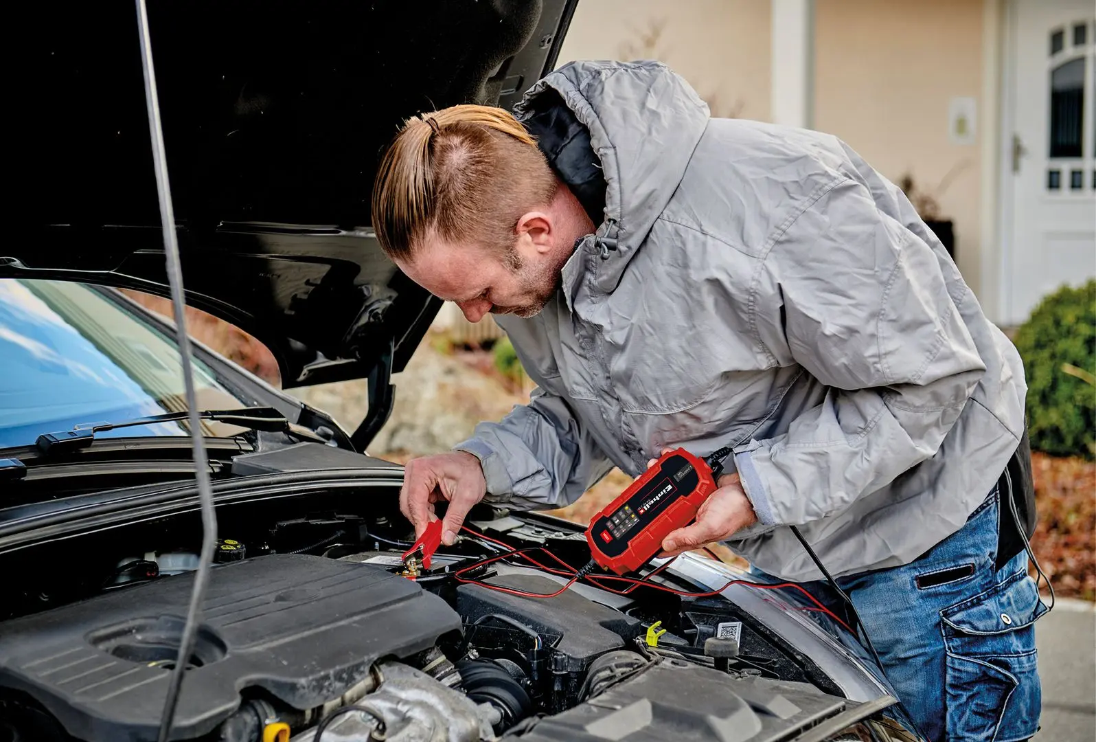 Incarcator inteligent Einhell CE-BC 2 M