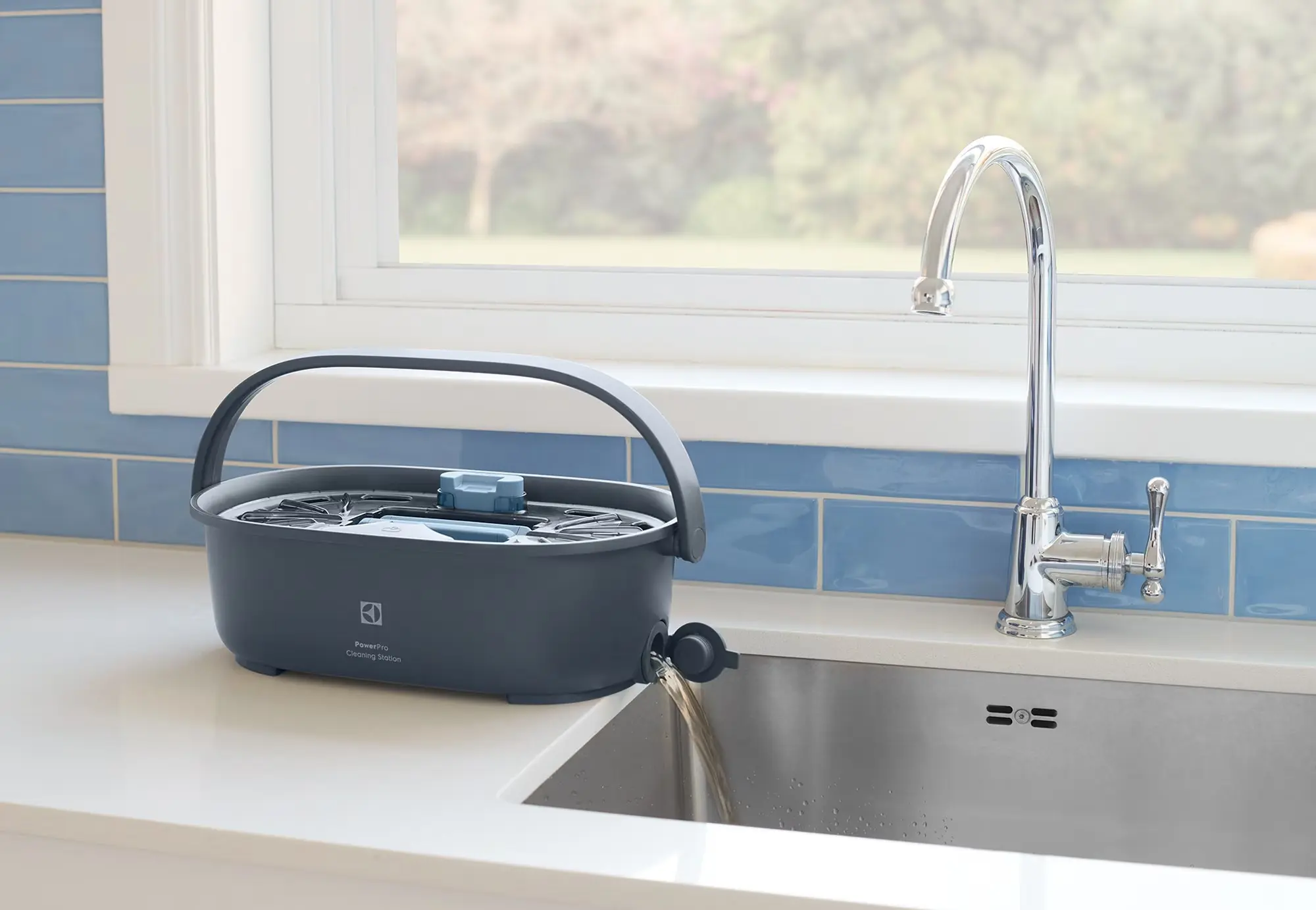 Statie de spalare a accesoriilor de curatare umedă Electrolux PowerPro EPPCS2 (Blue) - 8