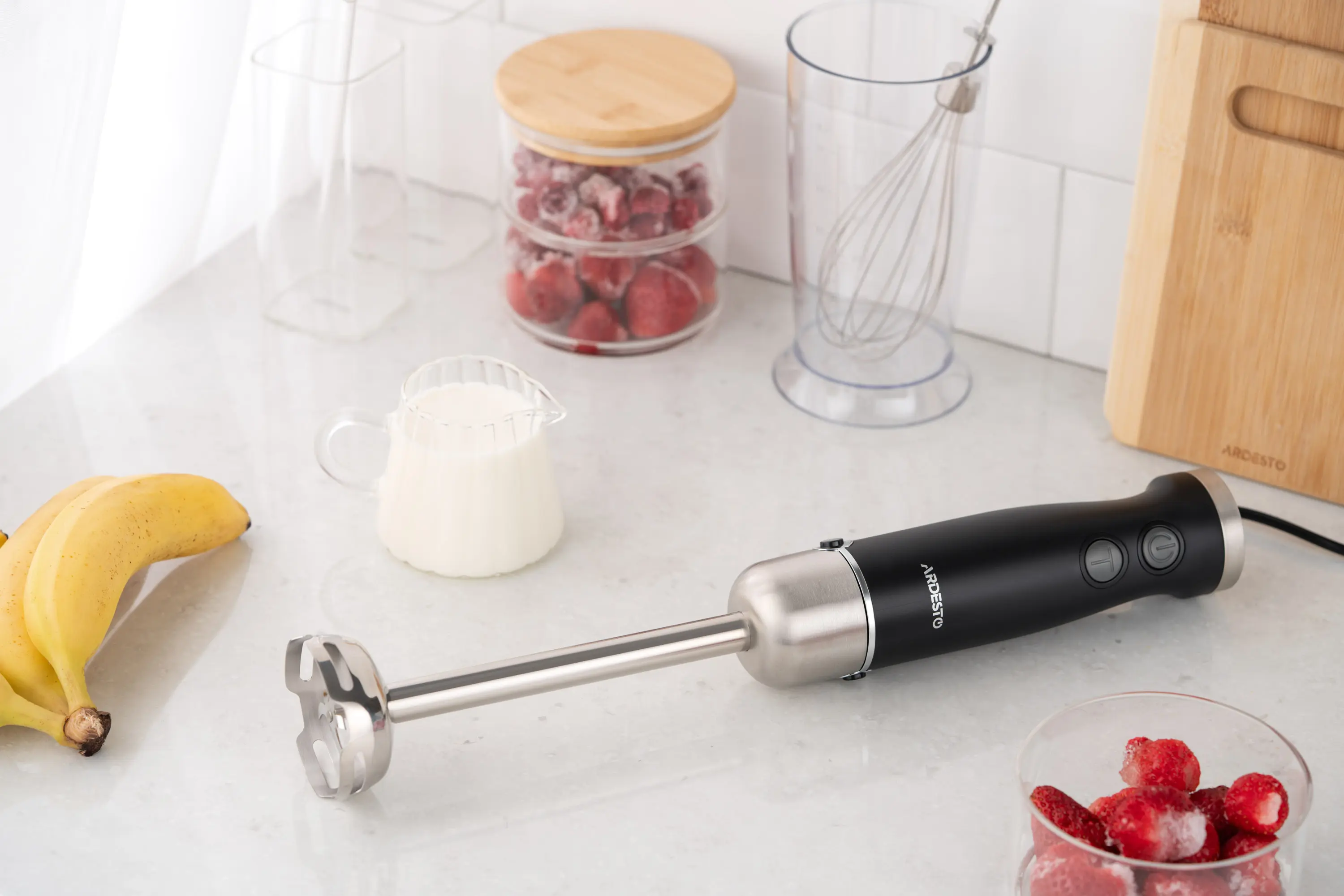 Blender Ardesto HBG-600BWH (Black)