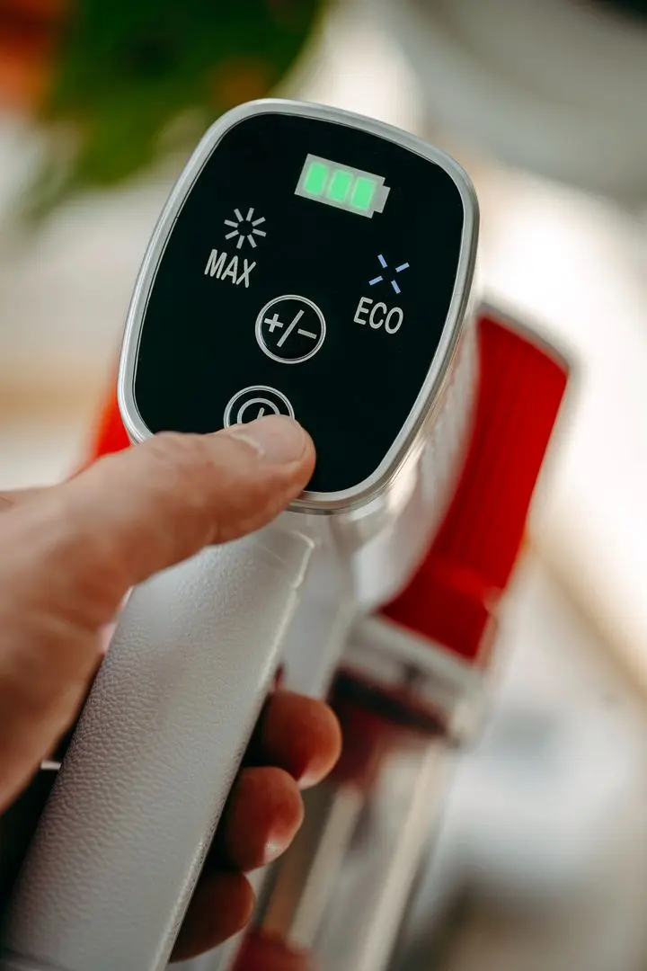 Aspirator vertical Adler AD 7051 (White)