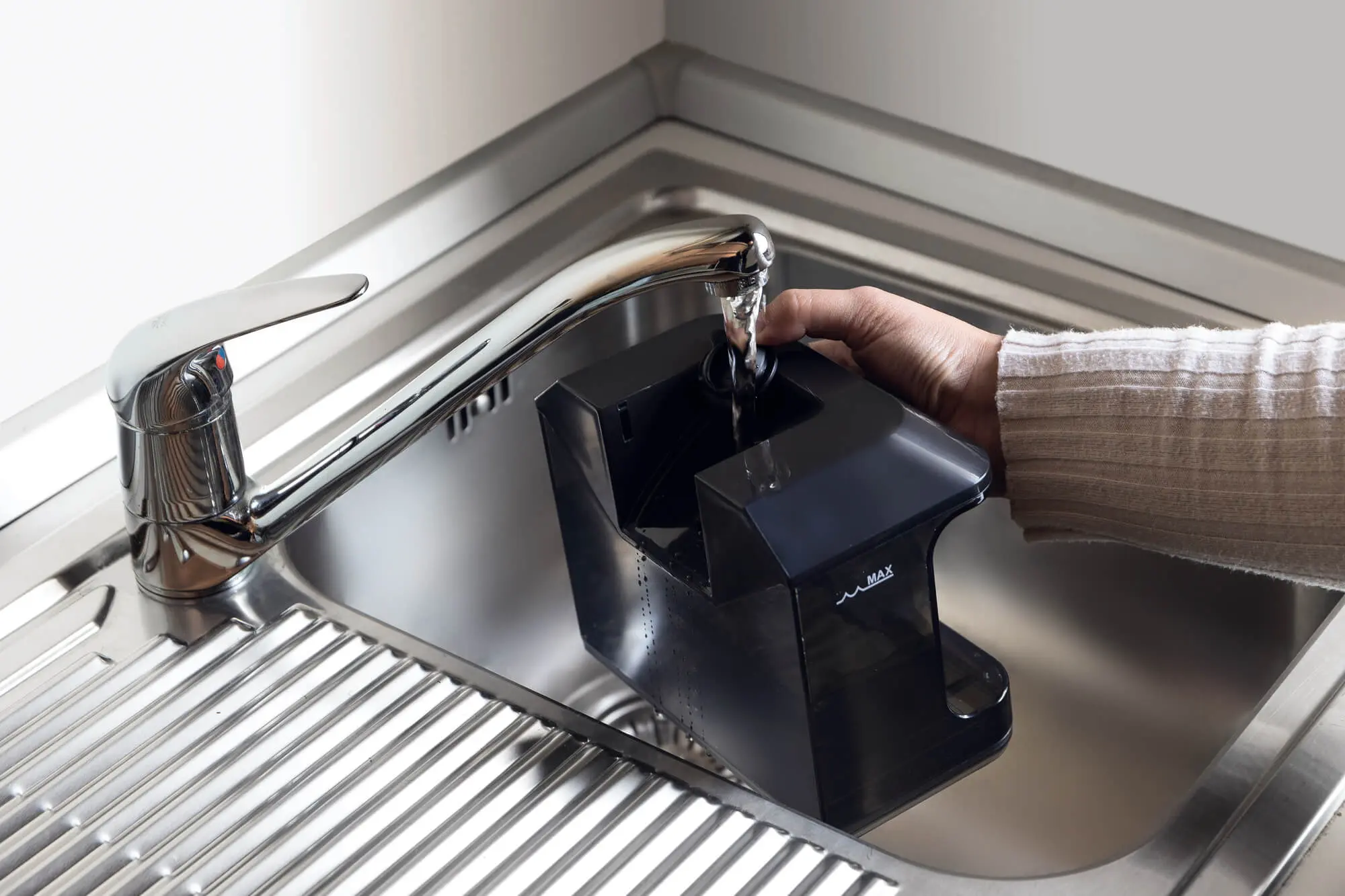 Aspirator cu spalare Ariete Spot Cleaner Heat Pro 750W (Black) - 4