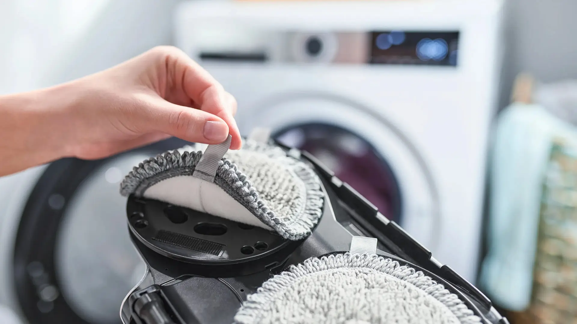 Вертикальный пылесос Bosch ProHygienic Aqua BCS71HYG4 (White)