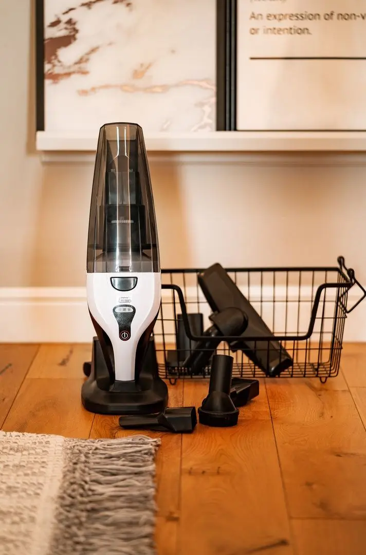 Aspirator vertical Camry CR 7046 (Black)