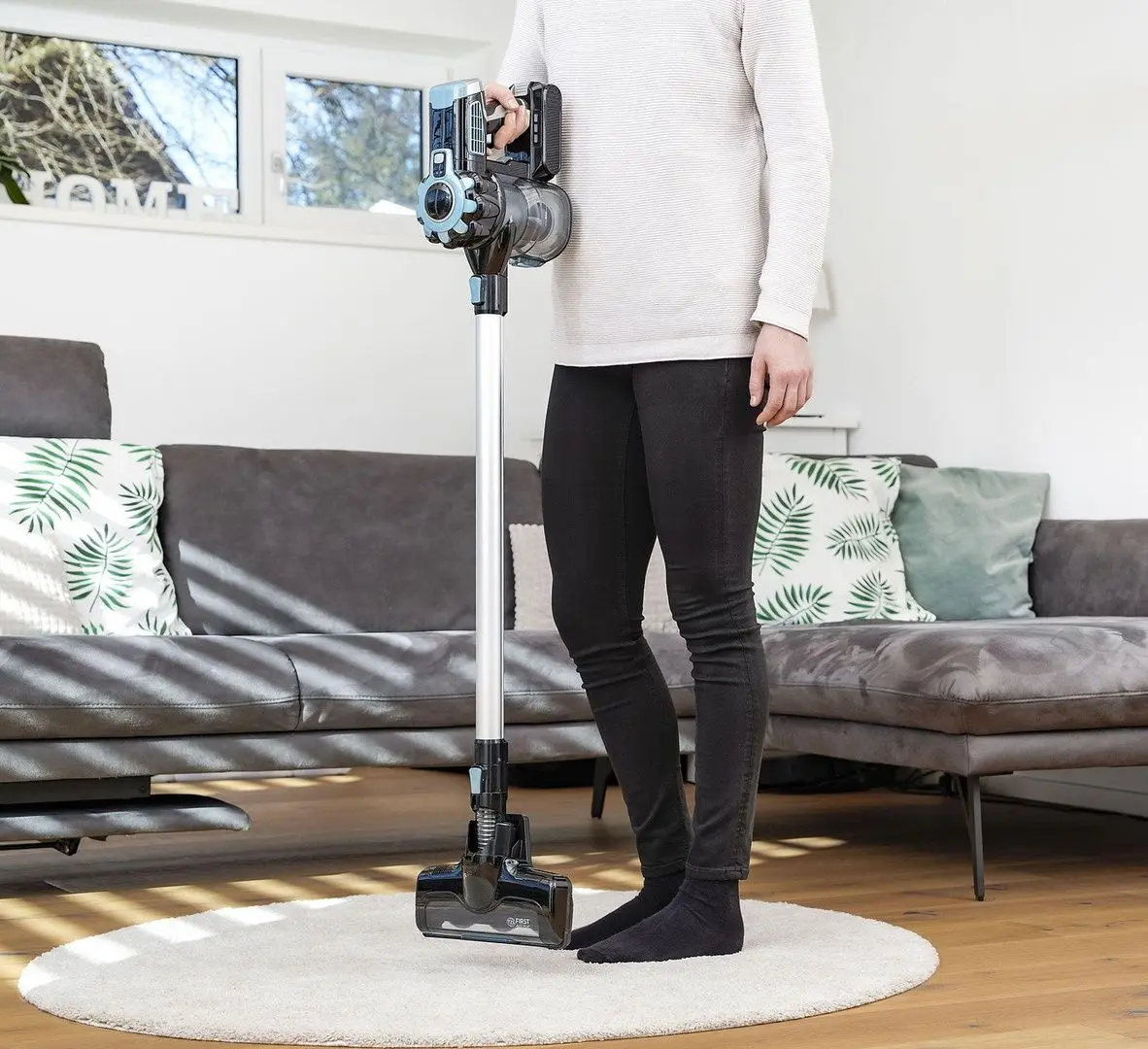 Вертикальный пылесос First FA-5541-4-BL (Black/Blue)