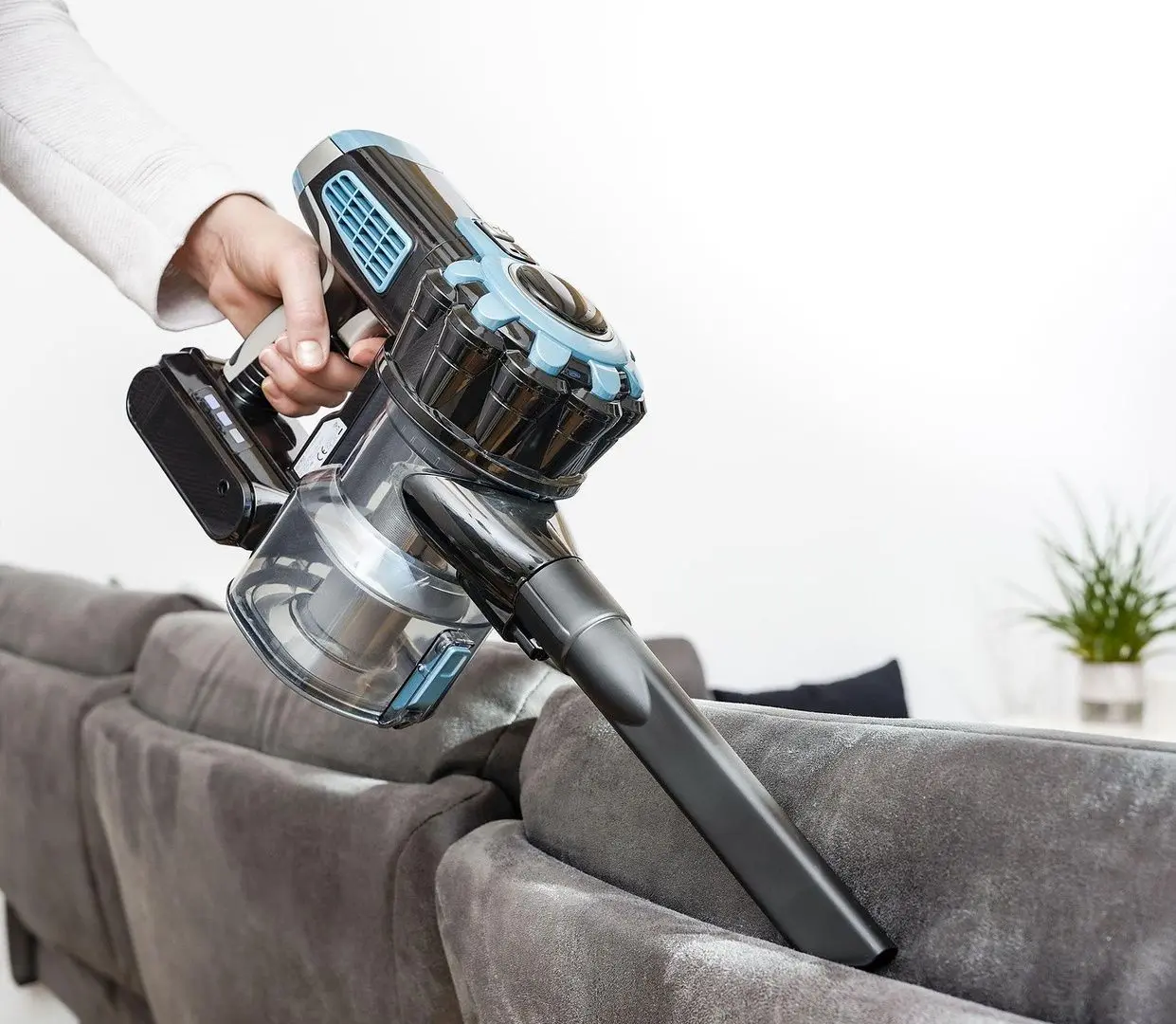 Вертикальный пылесос First FA-5541-4-BL (Black/Blue)