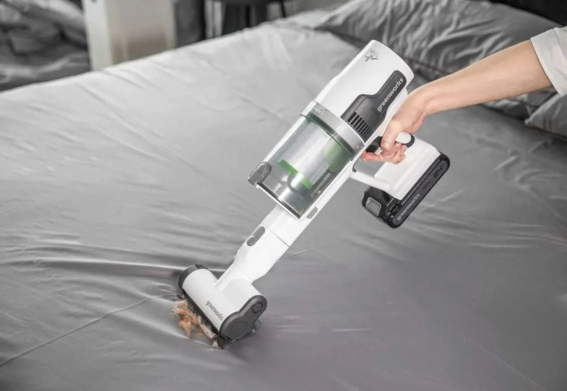 Aspirator cu acumulator GreenWorks 4701107UB (White/Black)