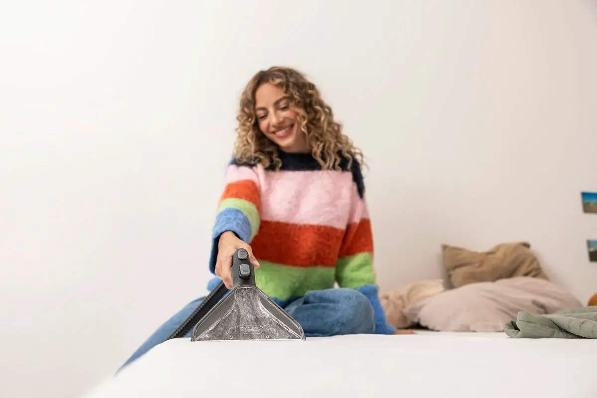 Aspirator cu spalare Karcher SE 3 Compact Home Floor 1.081-533.0 (White/Black)