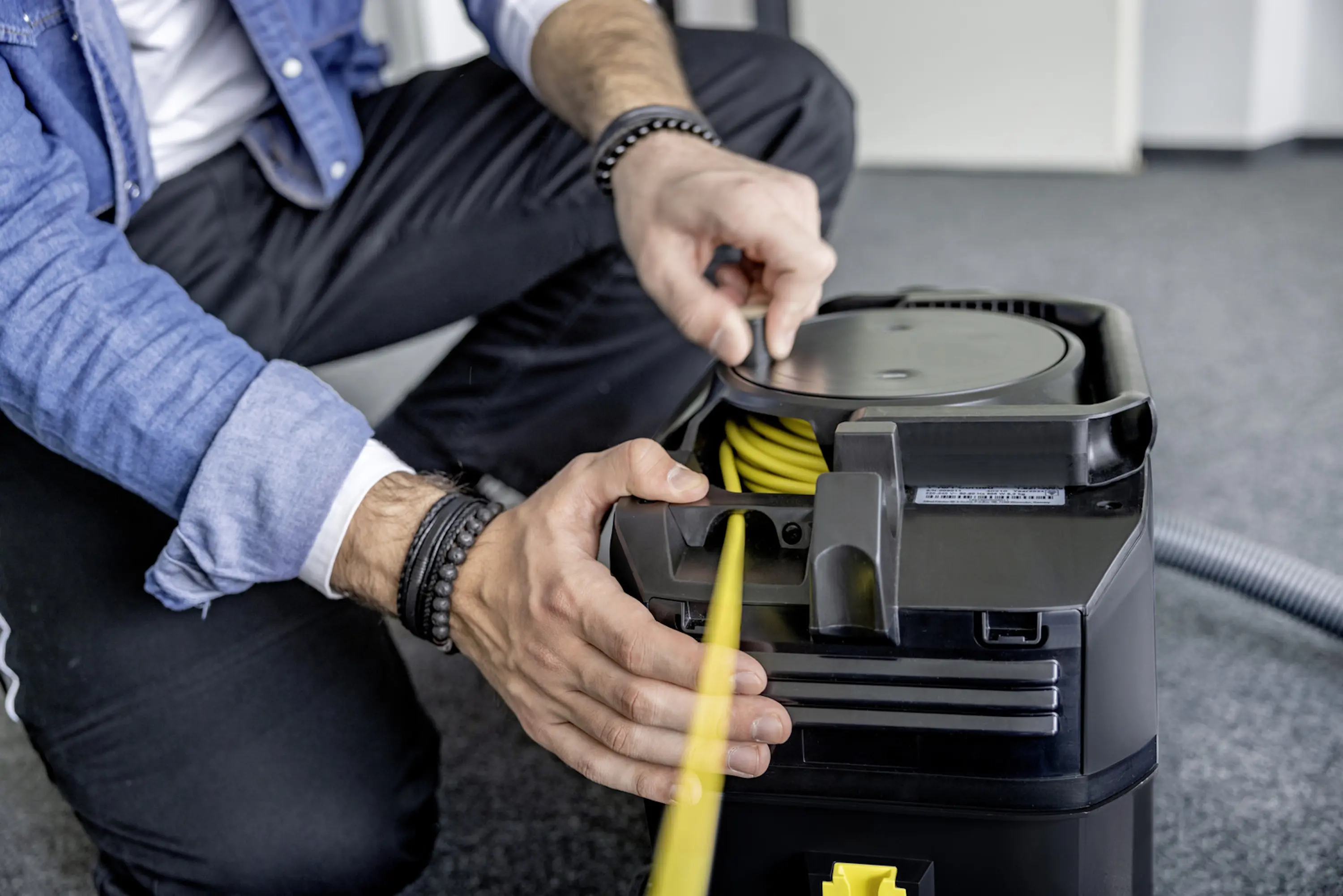 Aspirator Karcher T 10/1 Adv HEPA Go!Further 1.527-310.0 (Yellow/Black) - 5