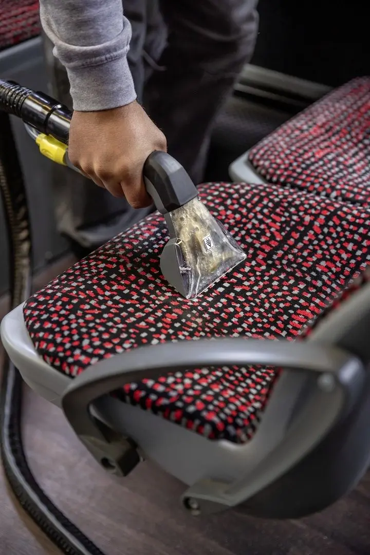 Aspirator cu spalare Karcher Puzzi 8/1 (Grey/Black)