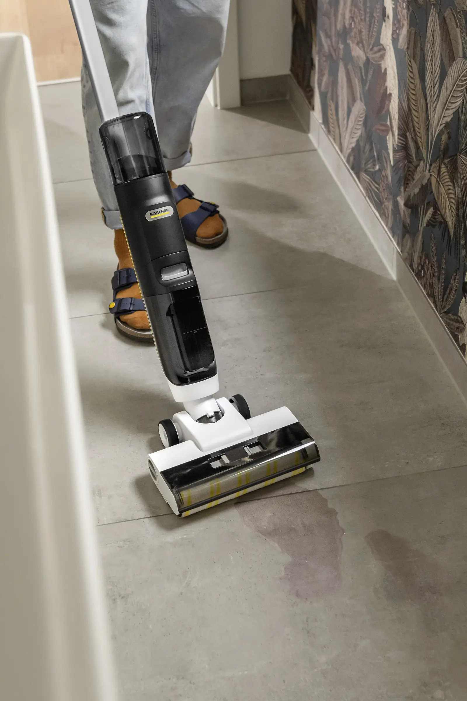 Вертикальный пылесос Karcher FCV 3 (White)