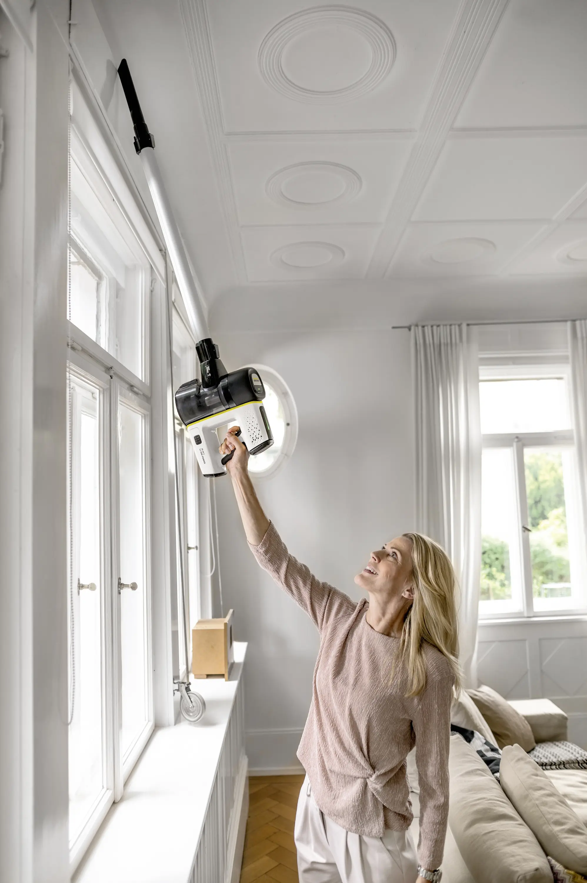 Aspirator vertical Karcher VC 7 Cordless YourMax 1.198-710.0 (White/Black) - 6