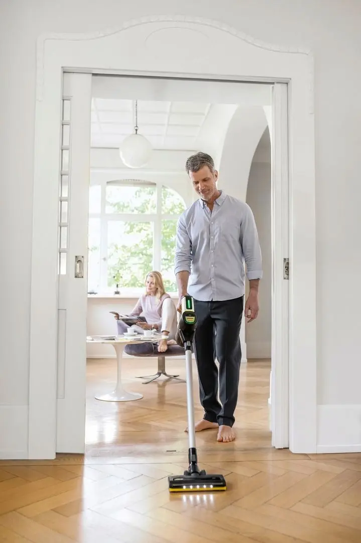 Aspirator vertical Karcher VC 7 Signature Line 1.198-750.0 (White/Black)