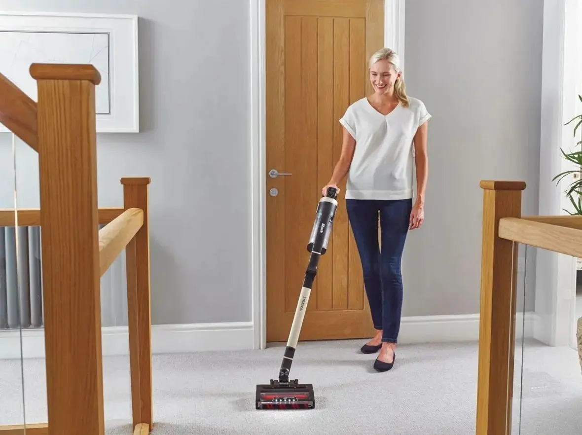 Вертикальный пылесос Shark IZ400EUT (Black/Beige)