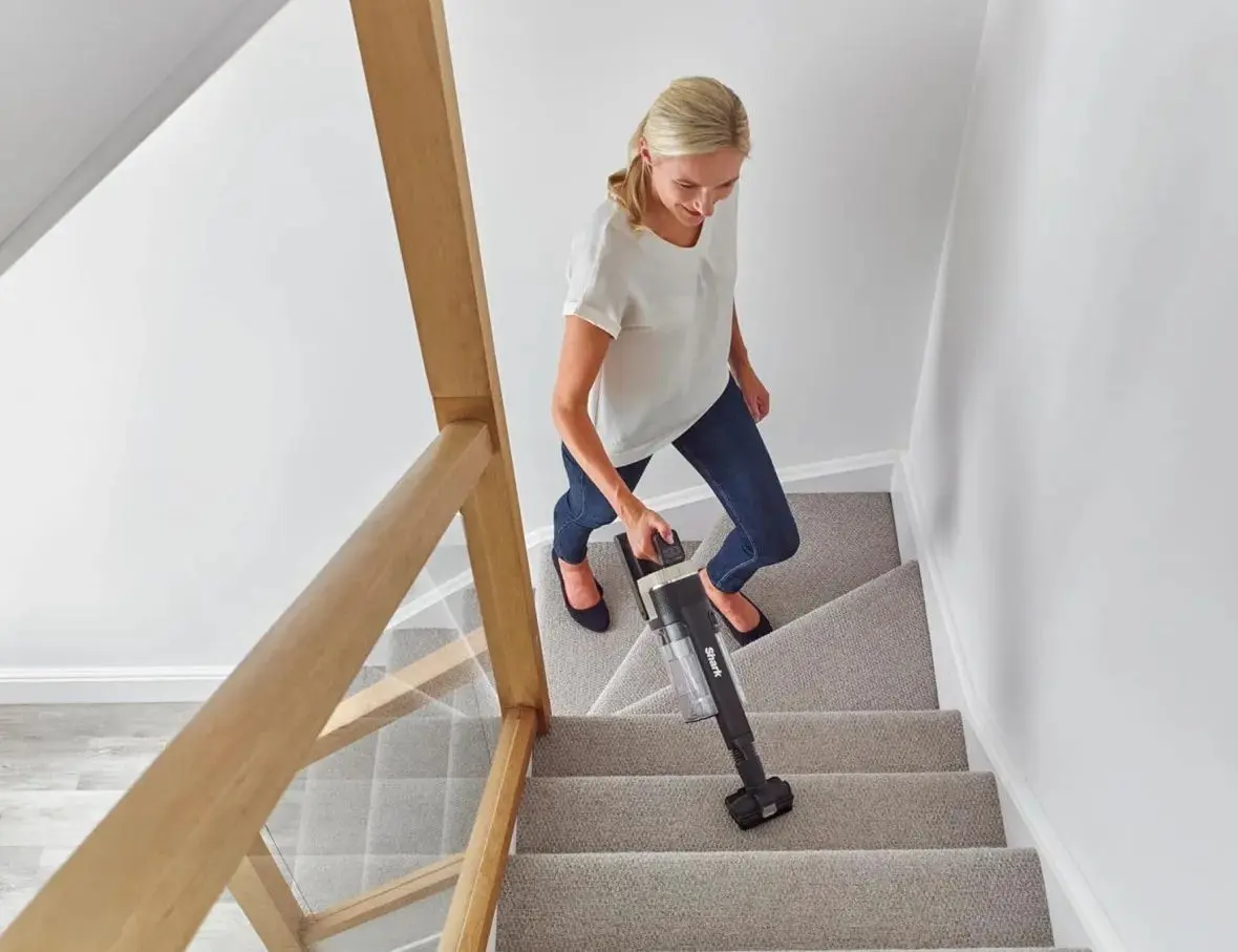 Вертикальный пылесос Shark IZ400EUT (Black/Beige)