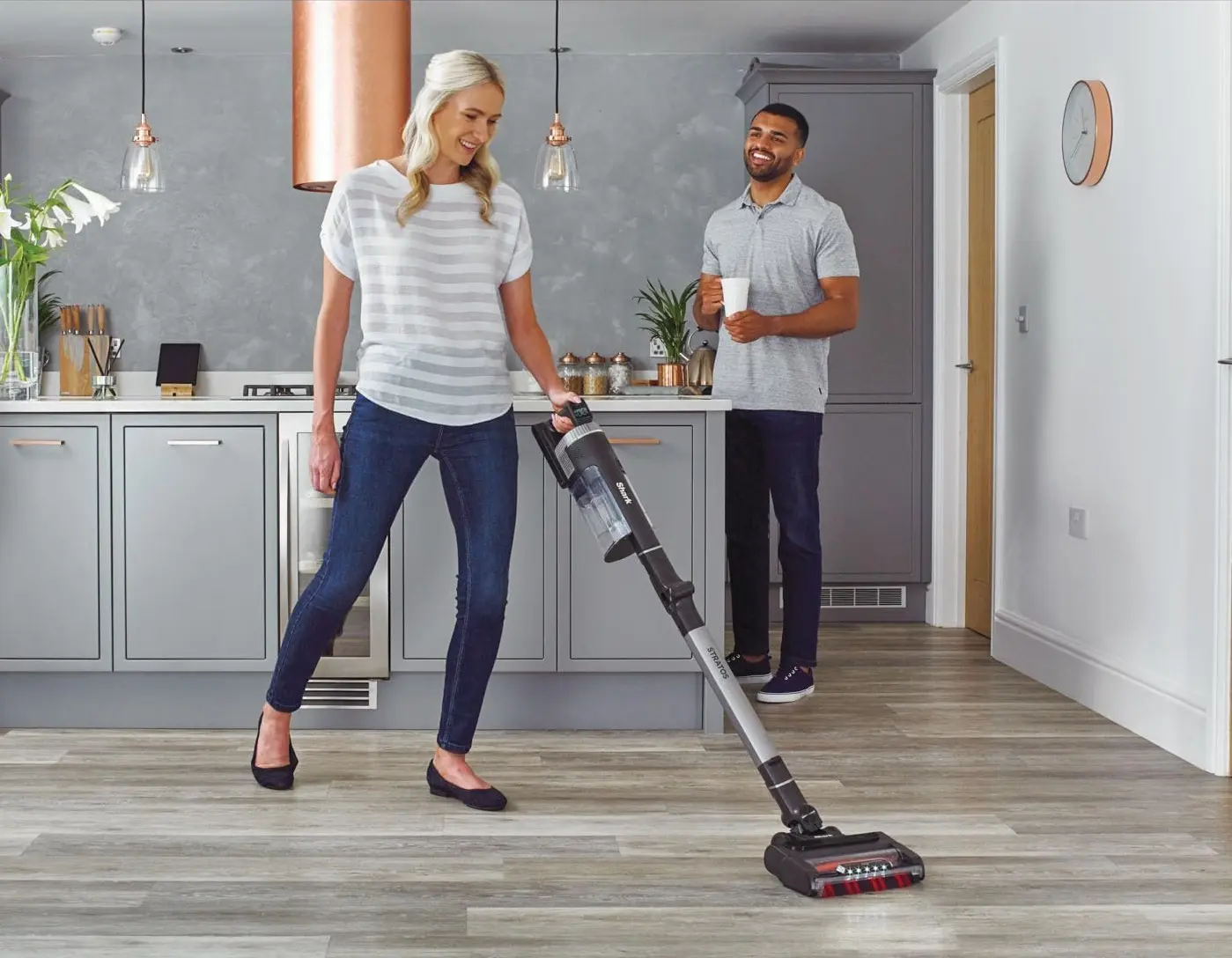 Вертикальный пылесос Shark IZ420EUT (Grey)