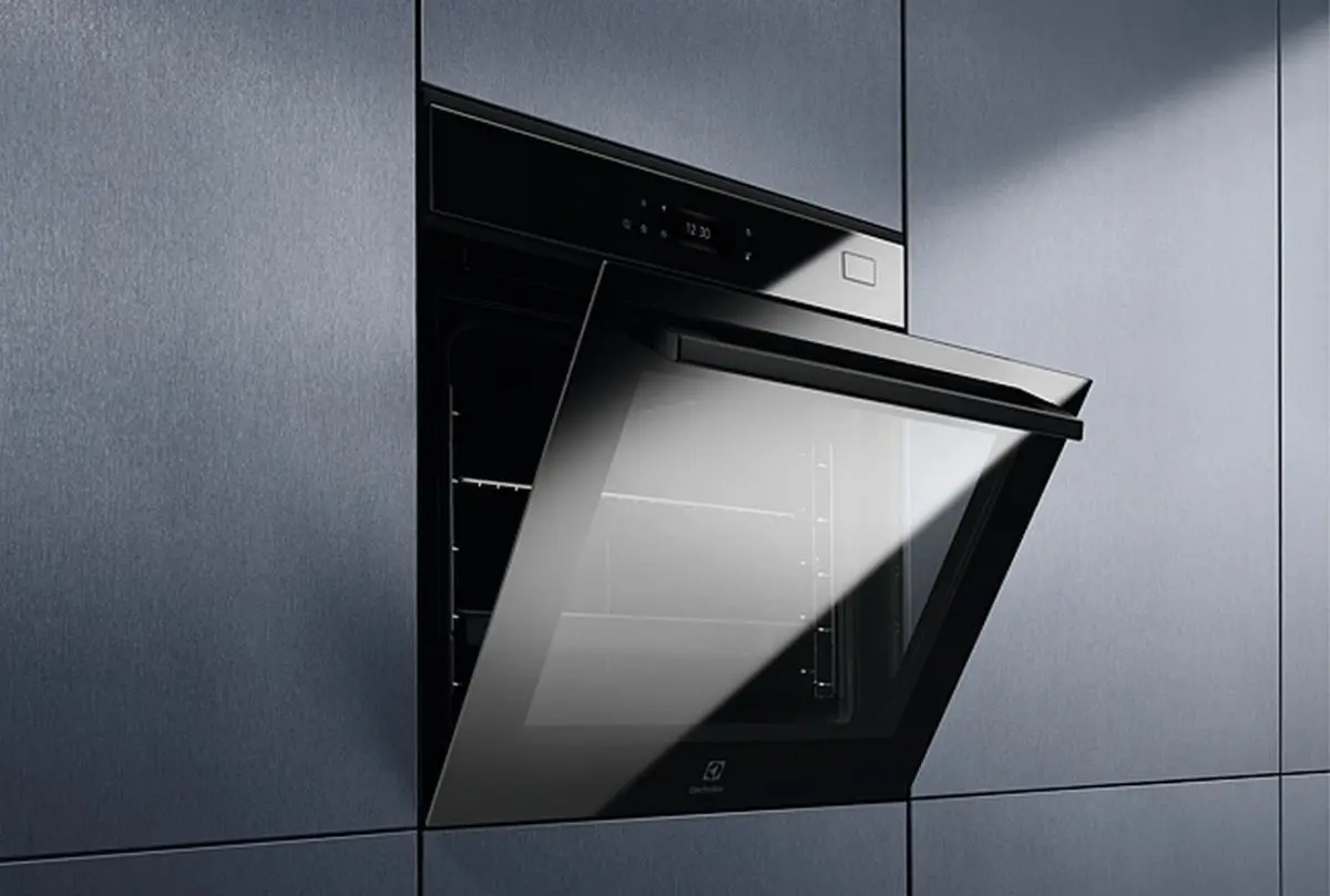Встраиваемая электрическая духовка Electrolux EOB8S39H (Black) - 4