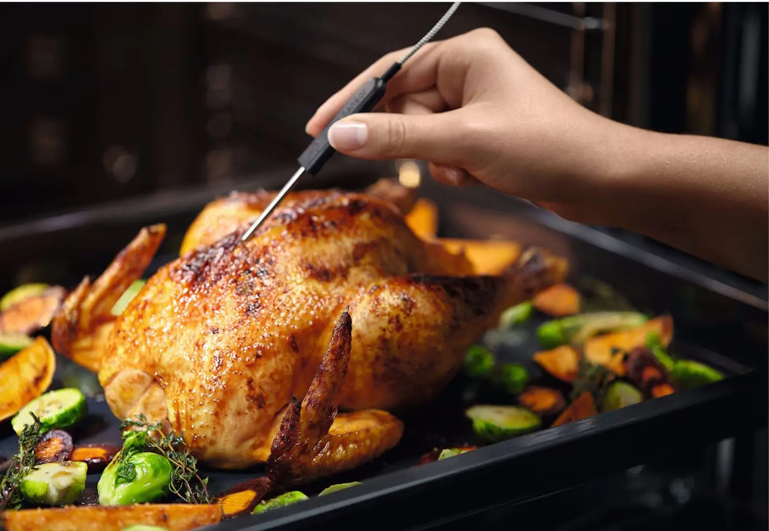 Встраиваемая электрическая духовка Electrolux EOC6H76X (Black) - 7