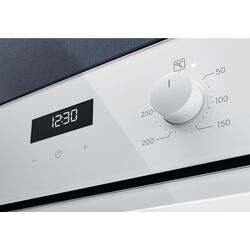 Встраиваемая электрическая духовка Electrolux EOF5C50BV (White) Thumb