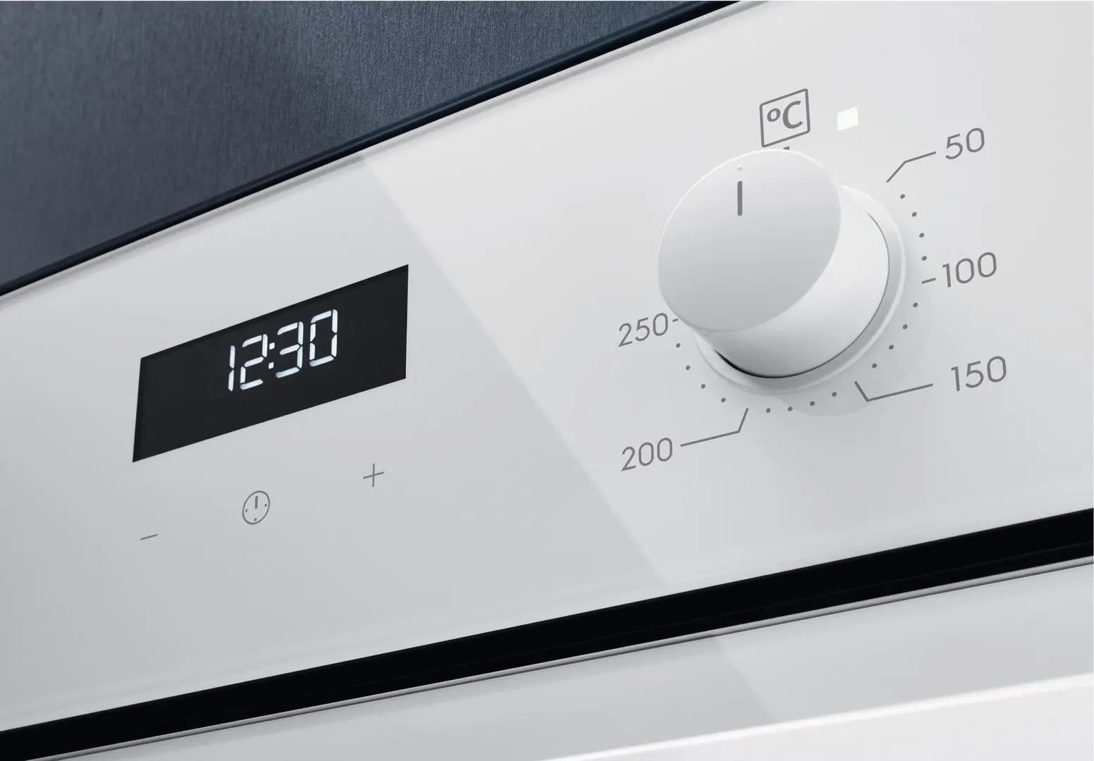 Встраиваемая электрическая духовка Electrolux EOF5C50BV (White) - 5