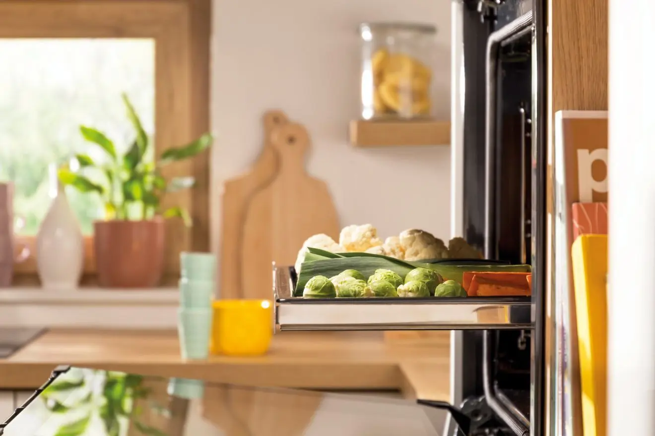 Встраиваемая электрическая духовка Gorenje BO 6735 E05B (Black) - 10