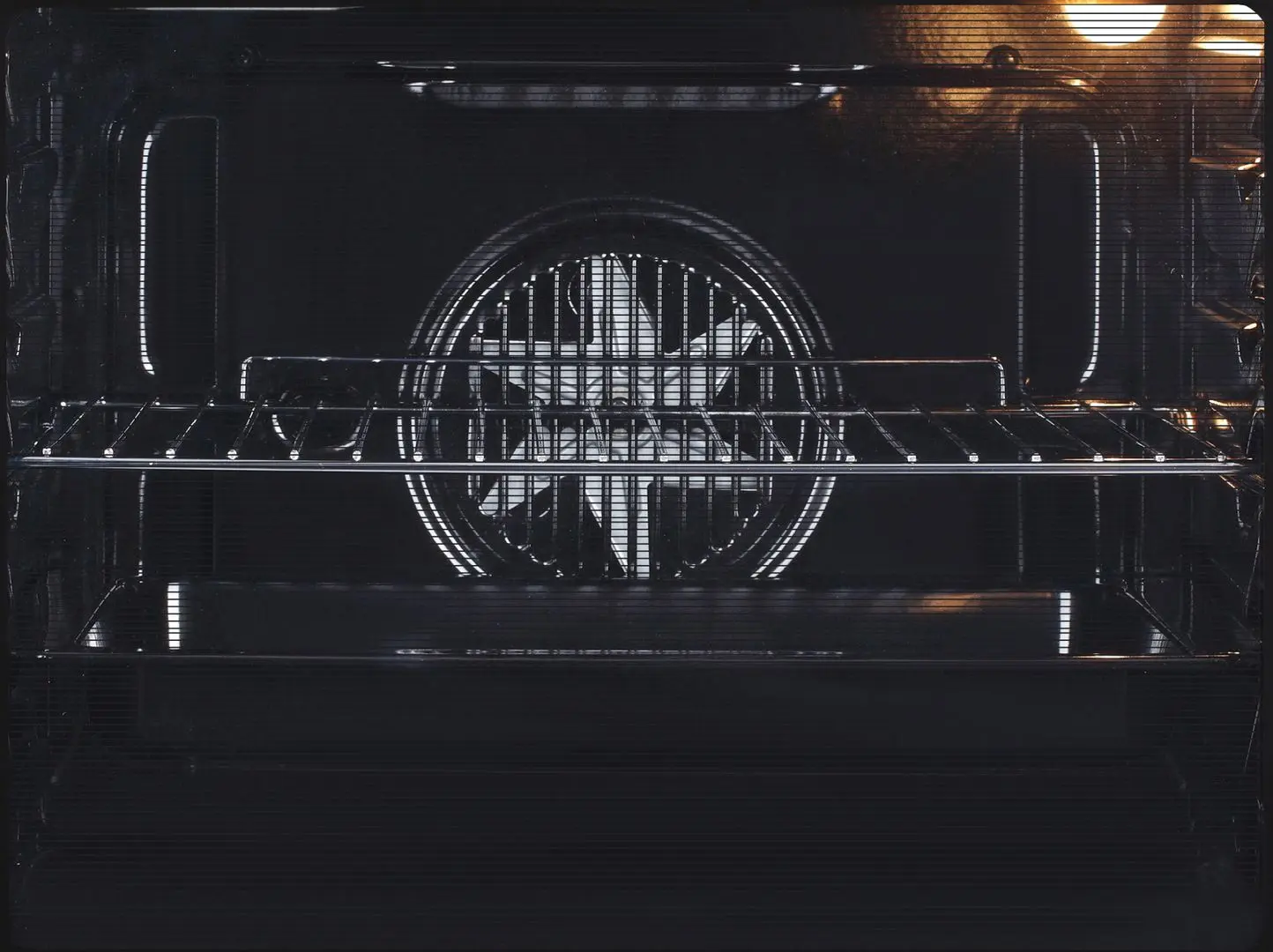 Cuptor electric incorporabil Tornado TRCB-75100M (Black)