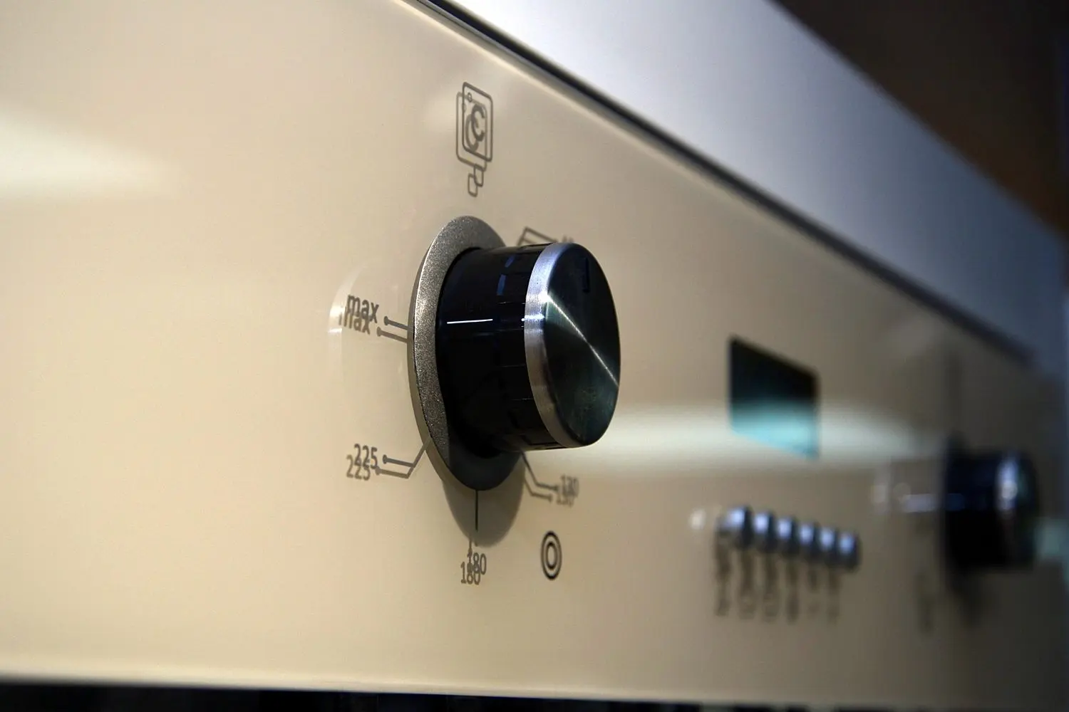 Cuptor electric incorporabil Zanetti ZCE 60E LCD (Creme)