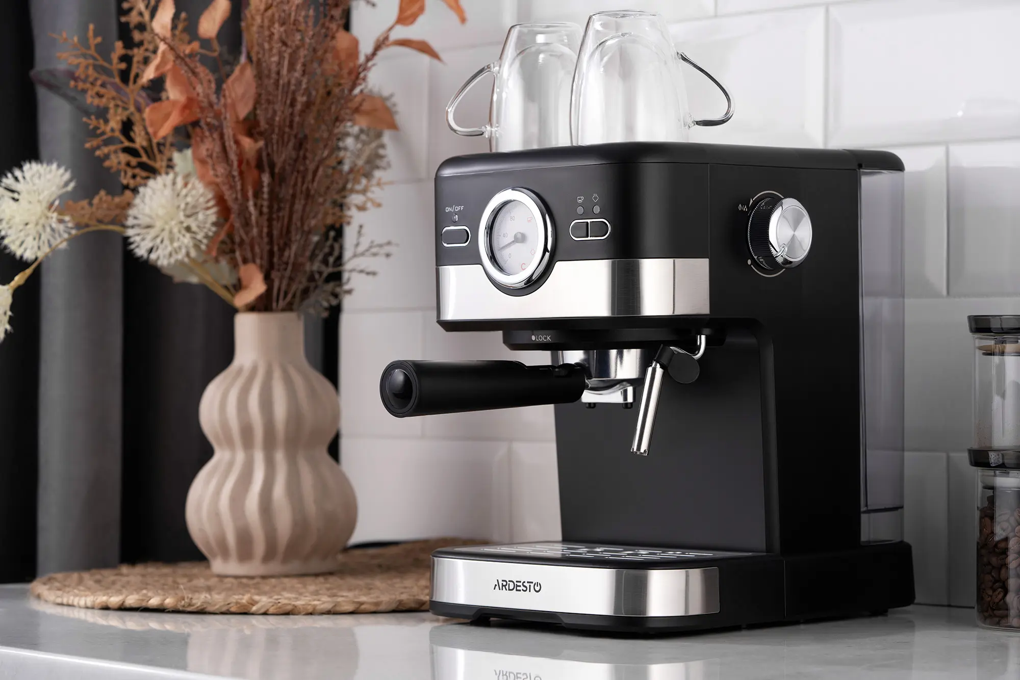 Кофемашина Ardesto YCM-E16B (Black/Silver)