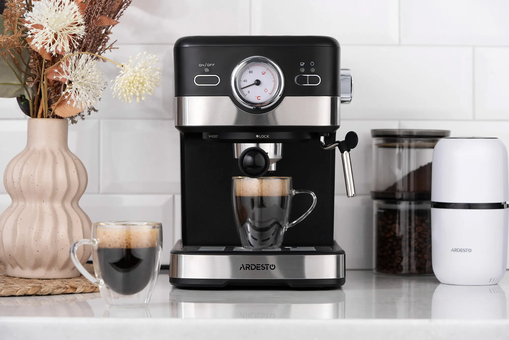 Кофемашина Ardesto YCM-E16B (Black/Silver)