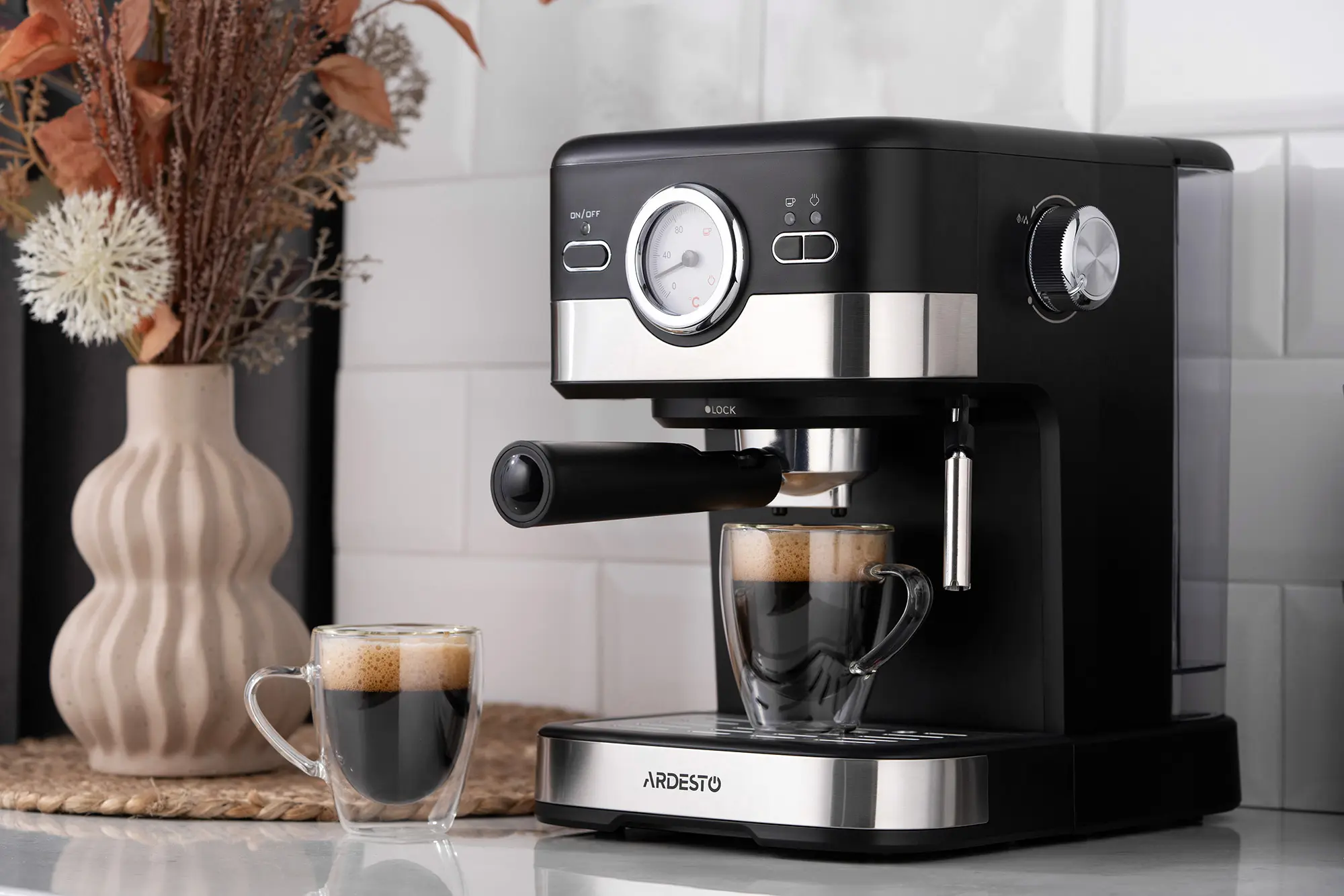 Кофемашина Ardesto YCM-E16B (Black/Silver)