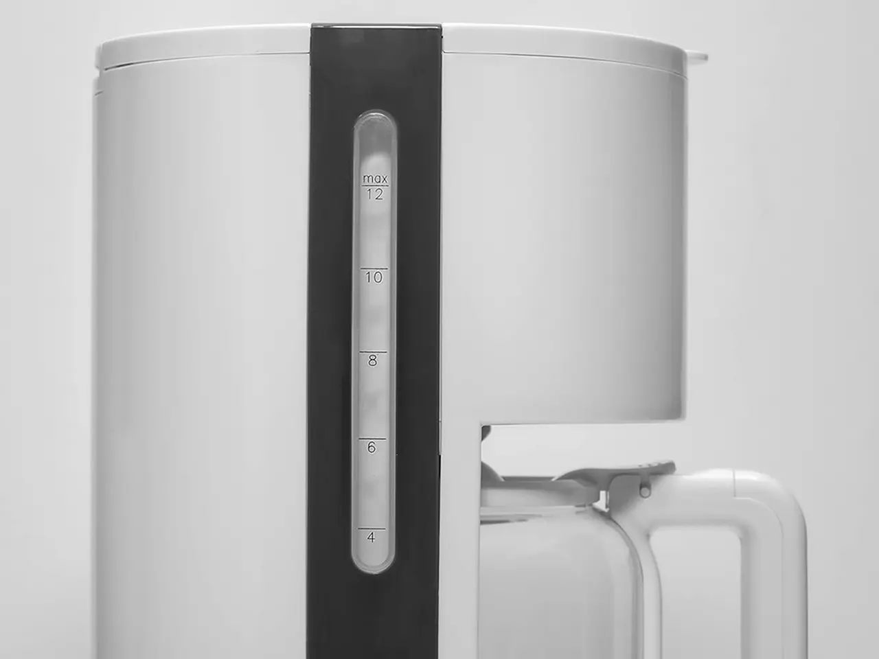 Кофеварка Daewoo DCM-1875 (White/Gray)