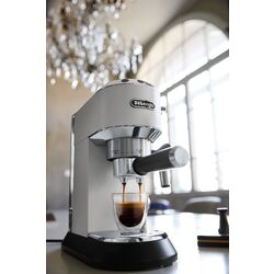 Кофемашина DeLonghi Dedica EC685W (White) Thumb