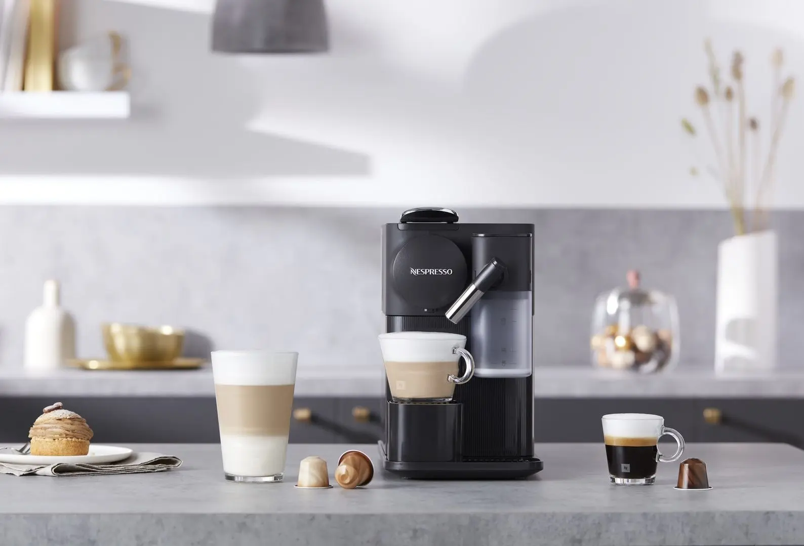 Aparat de cafea DeLonghi Nespresso Lattissima One Evolution EN510.B (Black)