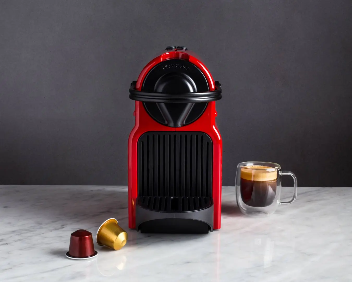 Кофемашина Nespresso Inissia (Ruby Red)