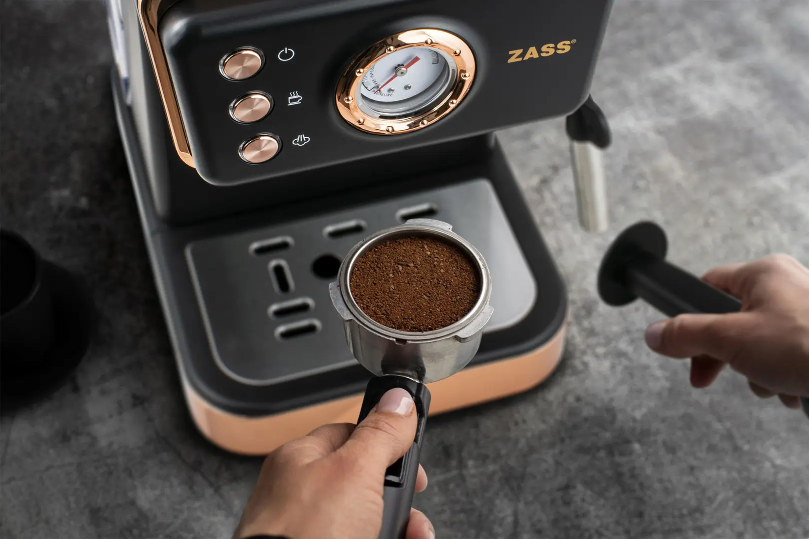 Кофемашина Zass Rose Gold ZEM 20 (Black/Gold)