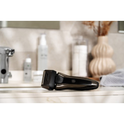 Электробритва Ardesto SHR-B8WDR (Black) Thumb