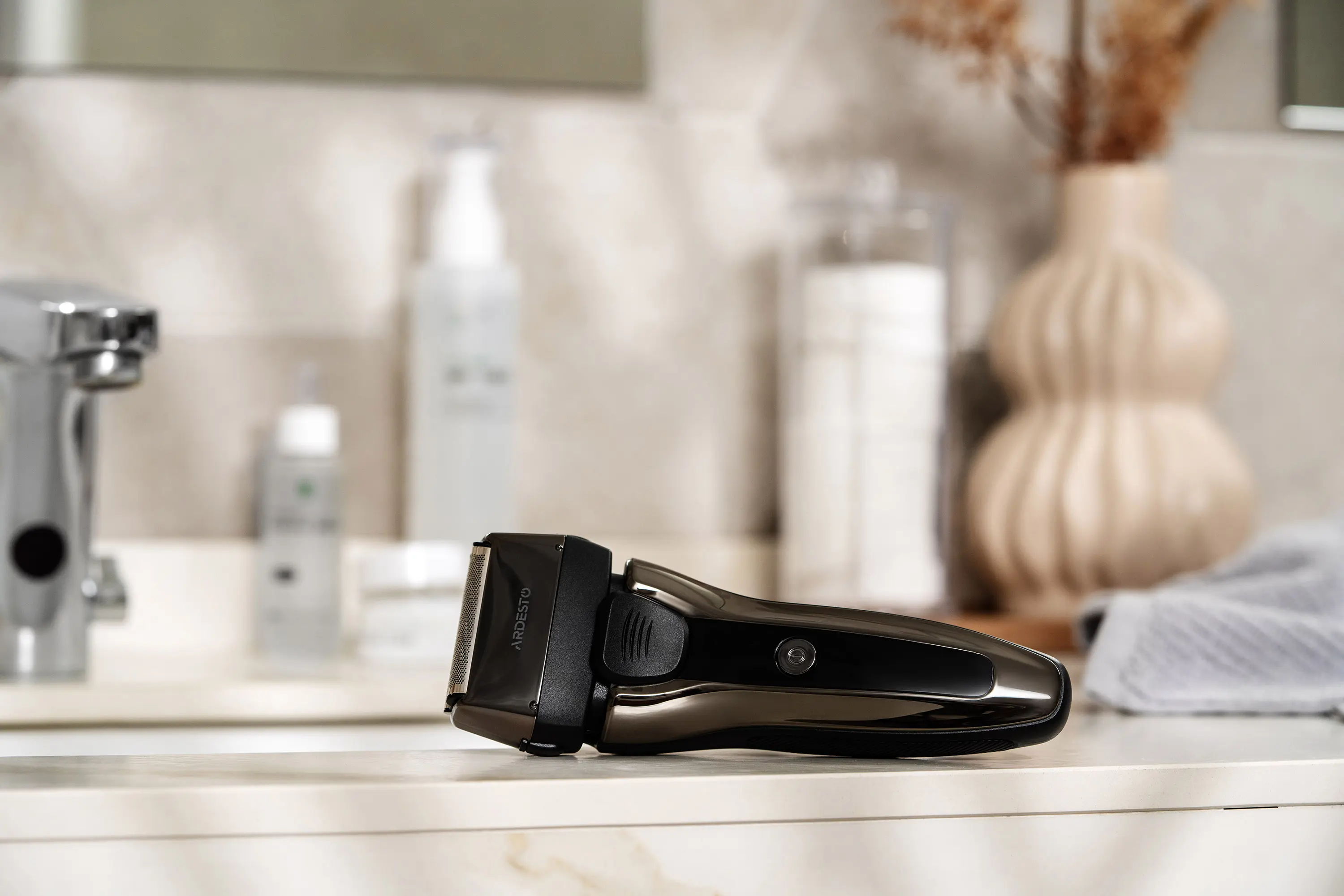Электробритва Ardesto SHR-B8WDR (Black)