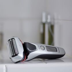 Электробритва Panasonic ES-LT2N-S820 (Silver/Black) Thumb